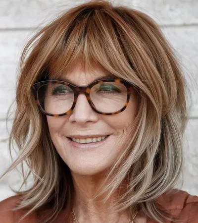 Wispy Curtain Bangs with Layers