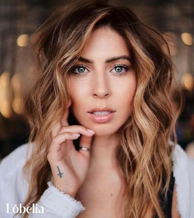 Sandy Brown Crop with Blonde Highlights