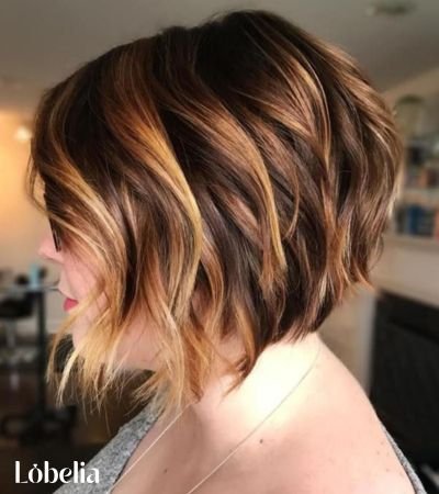 Wavy Bob with Caramel Highlights