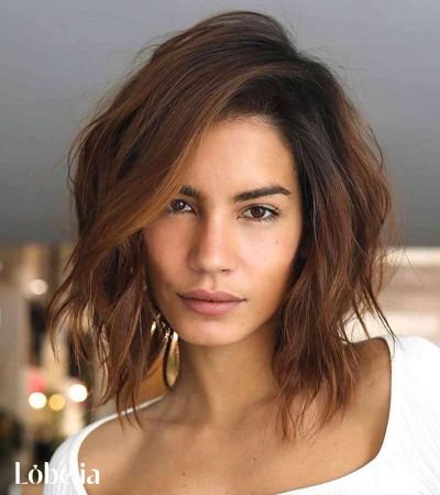 Wavy Bob with Deep Side Part