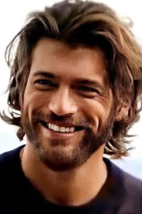 Layered Medium Cut with Widow’s Peak