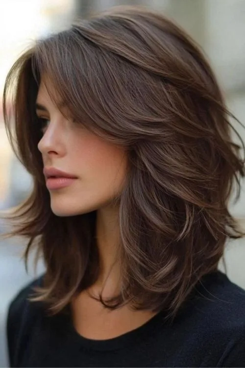 Wavy Lob with Face-Framing Layers